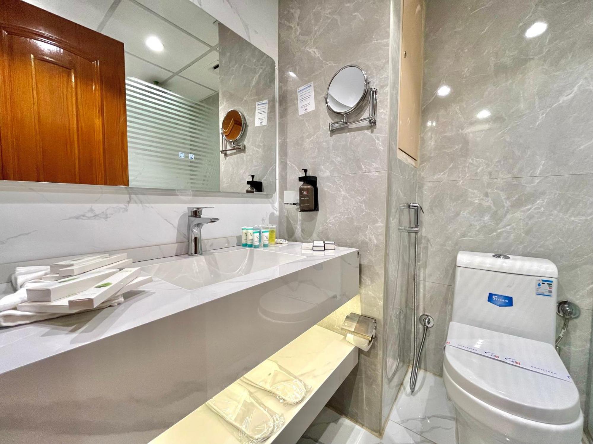 Zowar International 4*